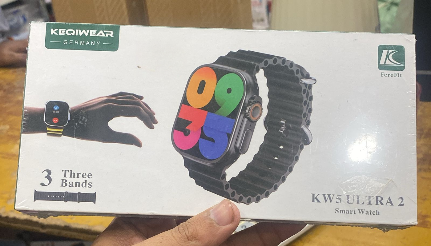 SMART WATCH WITH 3 BALET